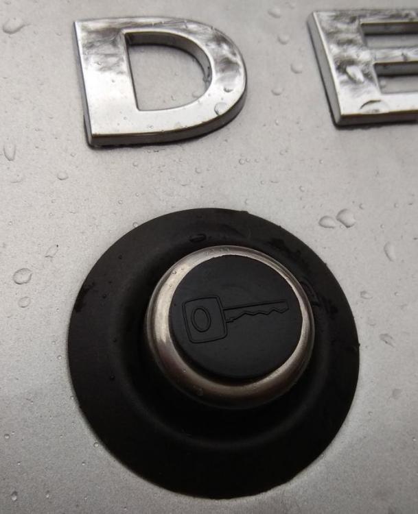 mercedes.thumb.jpg.3f3f5d32a5783dfed8f6b0843573a90d.jpg
